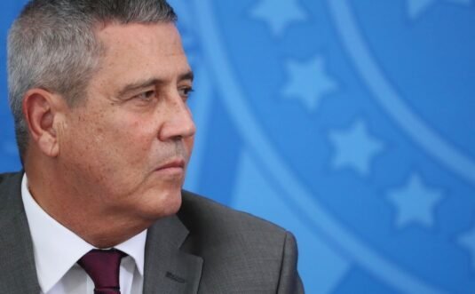 Olsen diz que Marinha nunca planejou apoiar golpe de Estado
